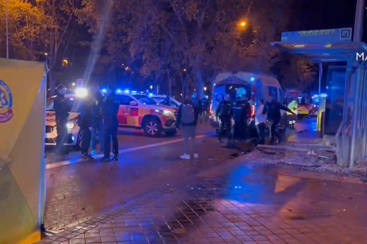 El equipo de emergencias, en el lugar del accidente.