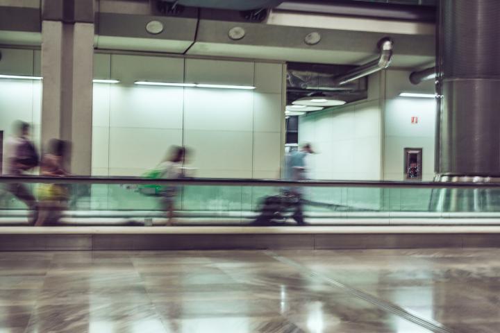 Imagen de archivo de flujo de pasajeros en el Aeropuerto Adolfo Suárez-Madrid Barajas.