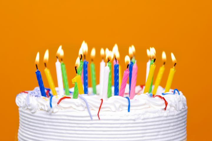 Una tarta de cumpleaños.