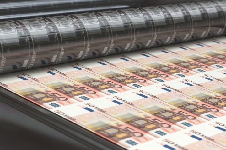 Ilustración de impresión de billetes de 50 euros (renderizado).