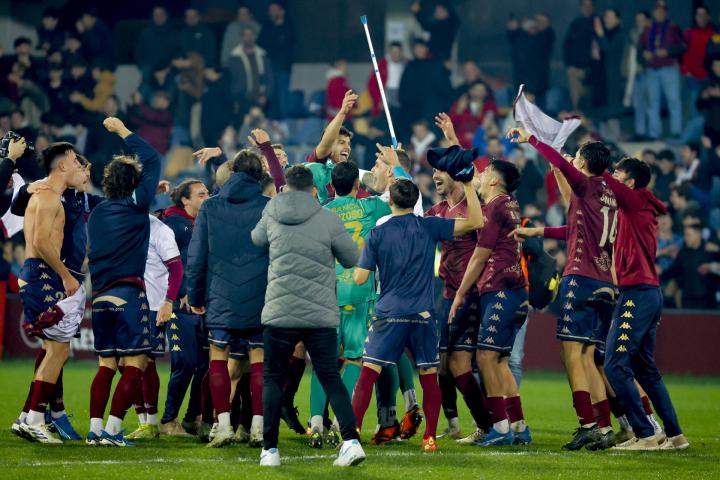 El Pontevedra celebra la victoria en Copa del Rey ante el Villarreal.