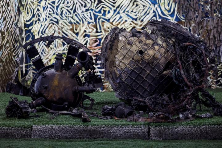 Parte del misil hipersónico Oreshnik caído en Dnipro, su primer bombardeo.