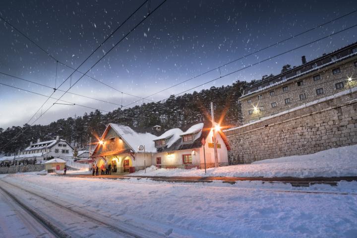 Imagen de archivo de la estación de Navacerrada bajo la nieve.