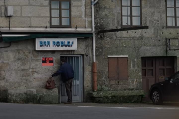 Escena del Bar Robles en el anuncio de la Lotería de Navidad 2024.