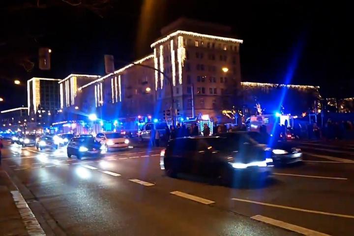 Múltiples ambulancias tras el atropello en el mercadillo navideño de Magdeburgo (Alemania)