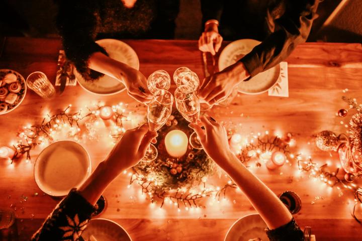Una cena de Nochevieja.