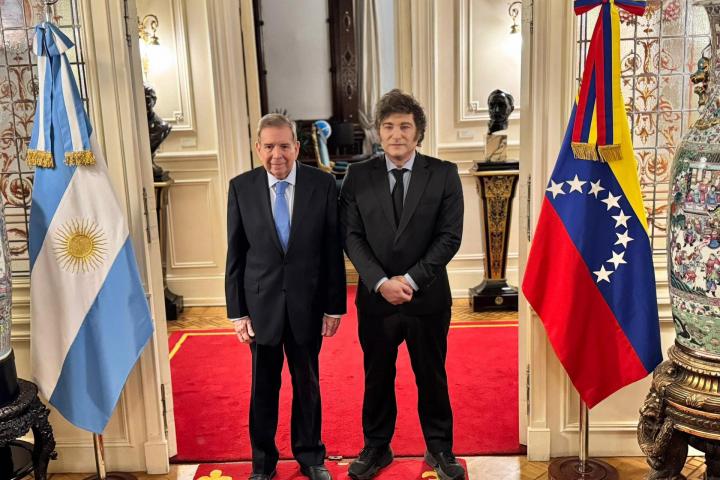 Edmundo González Urrutia junto al presidente de Argentina, Javier Milei, en su visita de este sábado a Buenos Aires (Argentina).