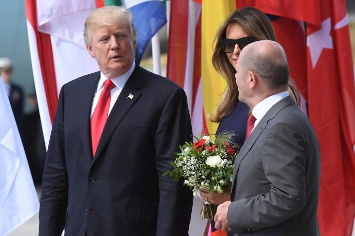 El presidente electo de EEUU, Donald Trump, y el presidente de Alemania, Olaf Scholz, en una foto de archivo.