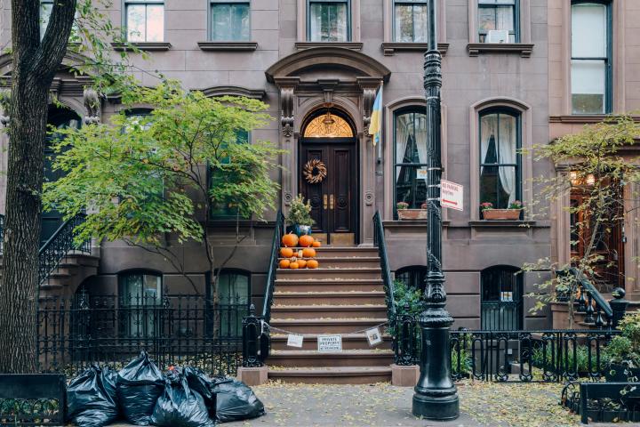 Exterior del 66 Perry St, apartamento de Carrie Bradshaw en 'Sexo en Nueva York'.
