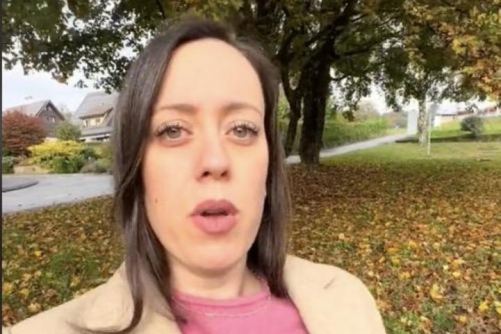 La española @ilacora, que vive en Suiza, en un momento de su vídeo.