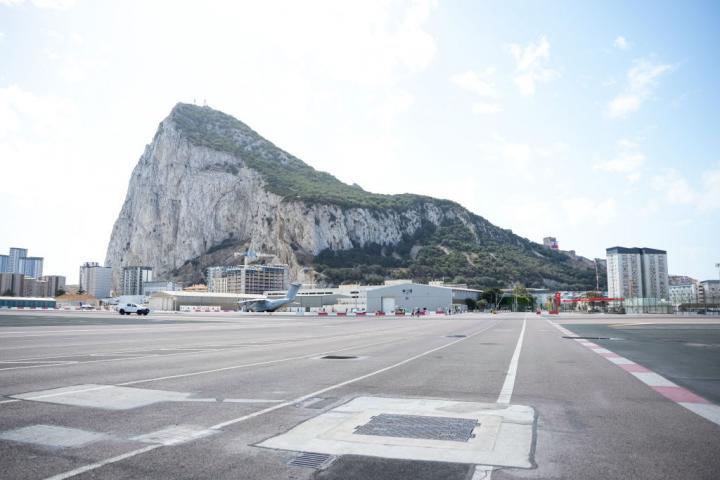 La pista de aterrizaje del aeropuerto de Gibraltar.