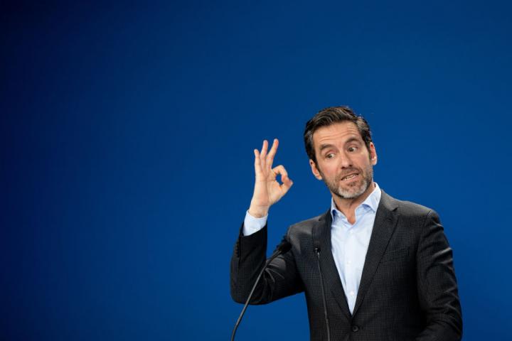 Borja Sémper gesticula durante una rueda de prensa