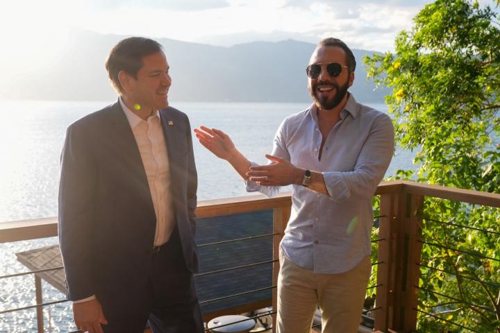 El jefe de la diplomacia estadounidense, Marco Rubio, y el presidente salvadoreño, Nayib Bukele