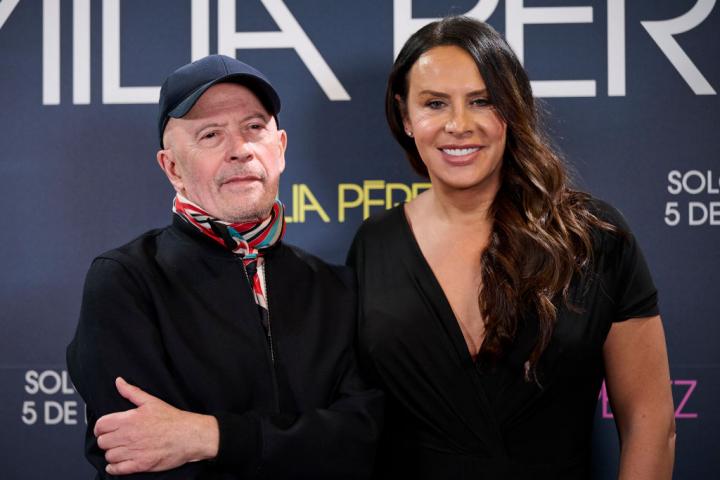 El director francés, Jacques Audiard, junto a la actriz española Karla Sofía Gascón.