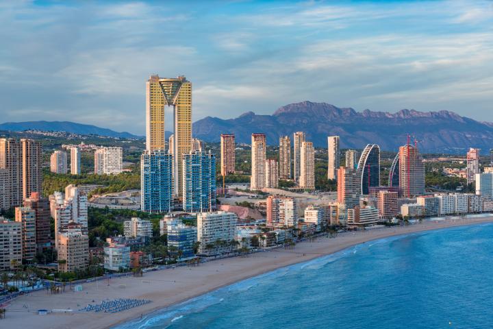 Vista de Benidorm (Alicante), una de las localidades agraciadas con el primer premio de la Lotería Nacional del jueves 6 de febrero.