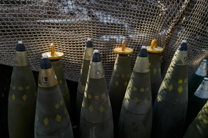 Misiles apilados en un almacén de las tropas ucranianas.