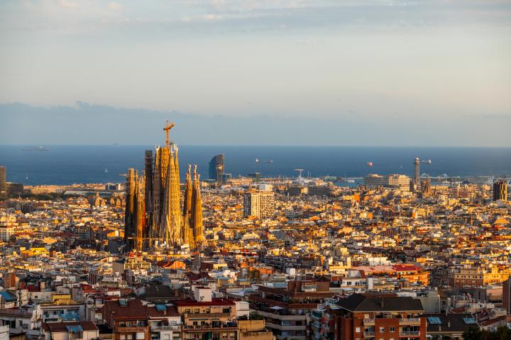 Vista de Barcelona, una de las ciudades donde se ha vendido el primer premio de la Lotería Nacional del jueves 20 de febrero.