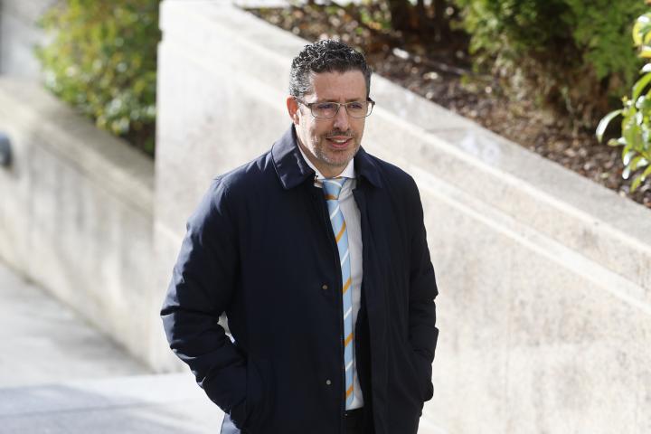 Alberto Luceño a su llegada para declarar en el juicio en el que él y Luis Medina se enfrentan, respectivamente, a 15 y 9 años de cárcel acusados de estafar al Ayuntamiento de Madrid al inicio de la pandemia en tres contratos de compraventa de material sanitario con los que se embolsaron seis millones.