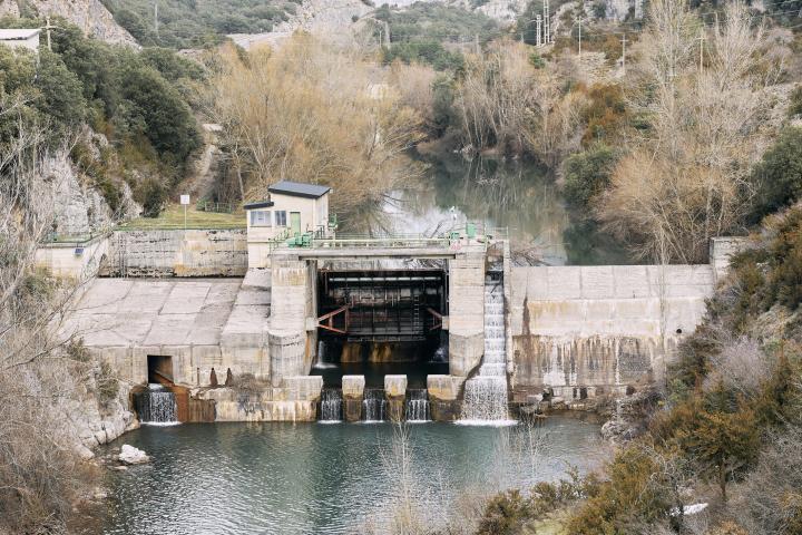 Imagen de archivo de una presa en Aragón.