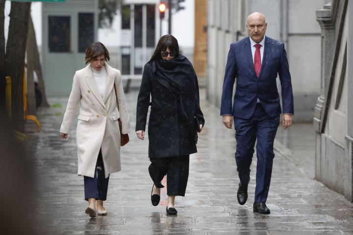 l juez que investiga el caso Koldo en el Tribunal Supremo (TS) toma este jueves declaración a varios testigos, entre ellos a Jéssica Rodríguez, la mujer que según la Guardia Civil mantenía una "relación particular" con el exministro José Luis Ábalos, y a la que la trama habría pagado el alquiler de una vivienda en Madrid.