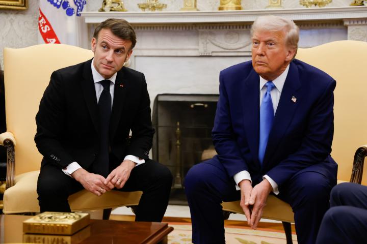 Foto de la reunión entre Emmanuel Macron y Donald Trump.