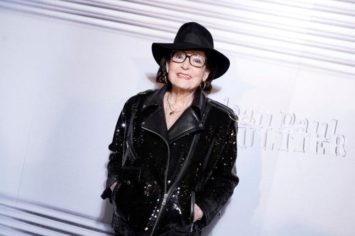 Nana Mouskour posa en una alfombra roja en París (Francia) en enero de 2020.