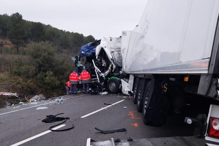 El dispositivo desplegado tras el accidente mortal en Fiero (Navarra).