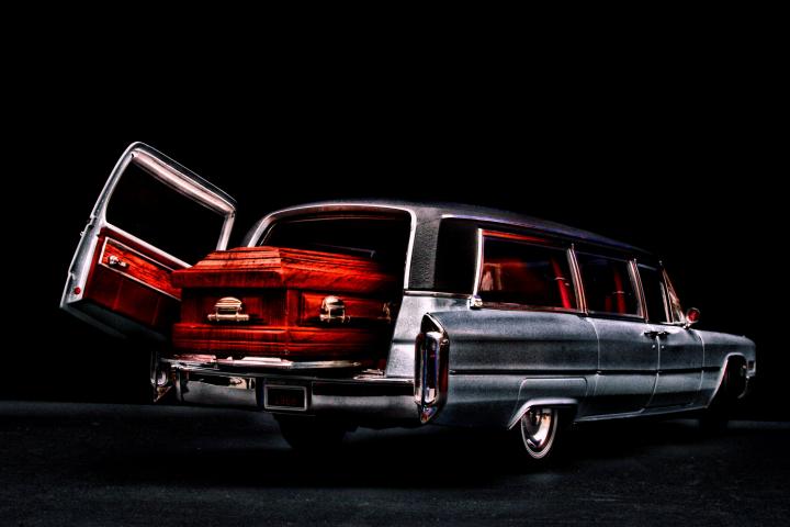 Imagen de un coche fúnebre.