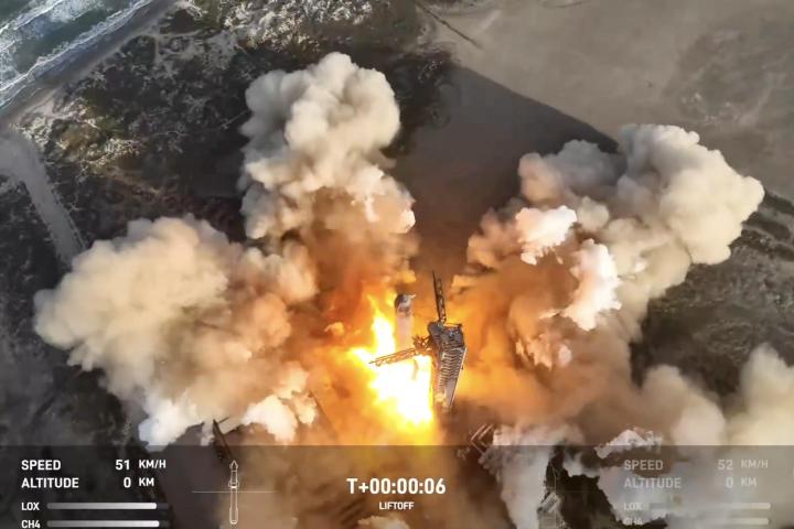 Un momento del despegue de la nave Starship este jueves.