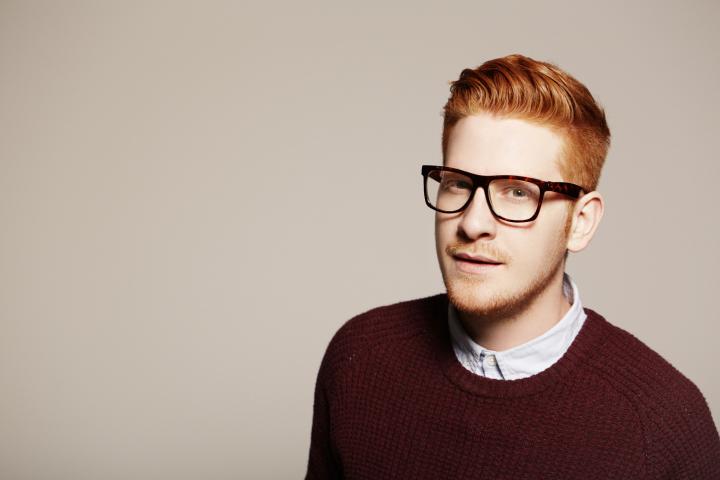 Imagen de una persona pelirroja.