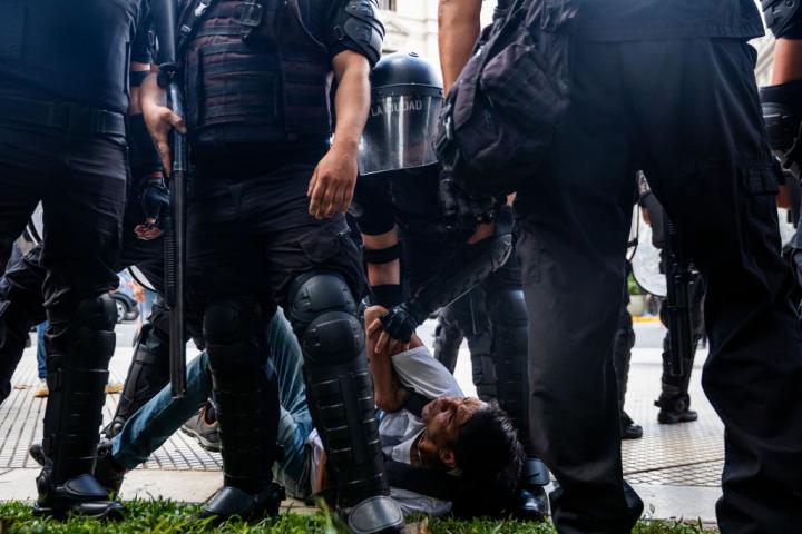 Una manifestante, detenido este miércoles en Buenos Aires.