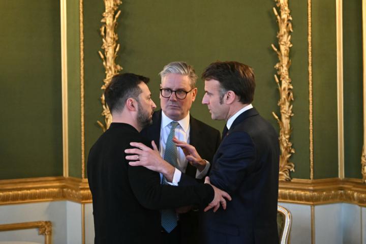 Starmer, Macron y Zelenski conversan en privado tras la cumbre del pasado 2 de marzo