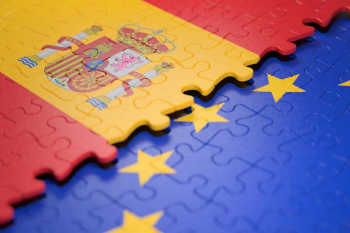 Banderas de España y Europa en forma de puzle