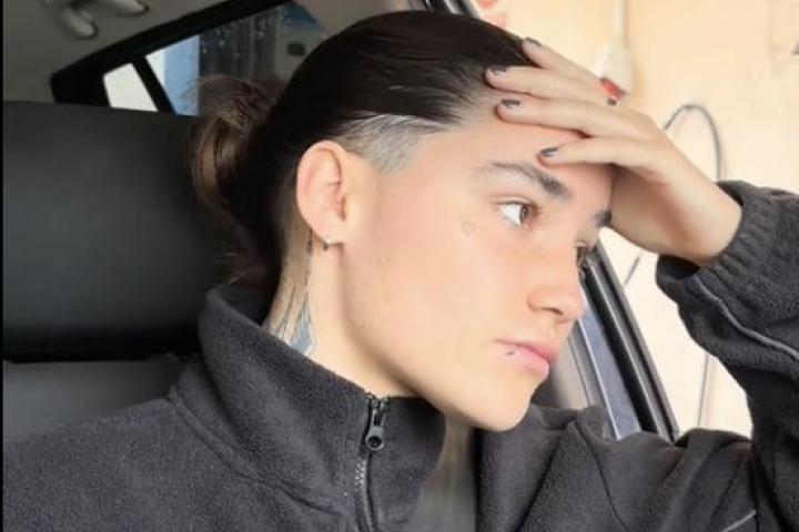 La joven tiktoker, Rebecca Graham, en su visita a la ITV.