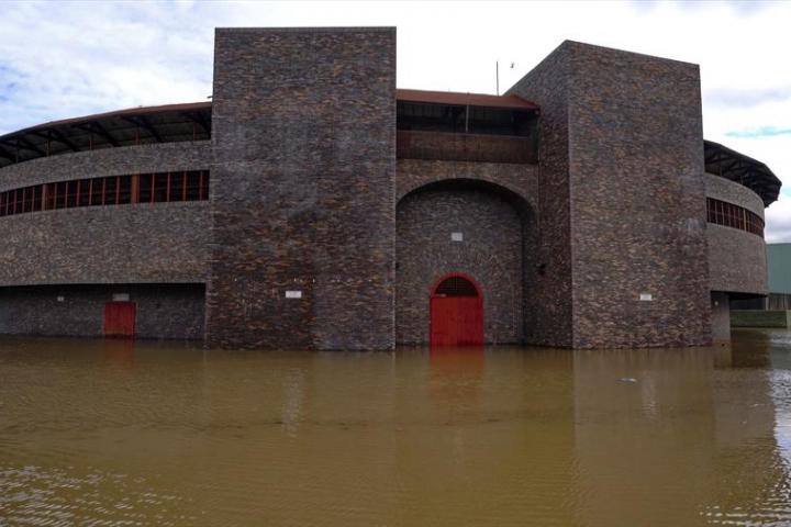 La plaza de toros de Ávila, inundada como toda la zona sur de la ciudad