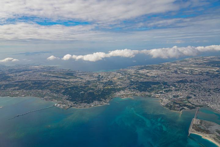 Vista aérea de las bases de EEUU en Okinawa (Japón)