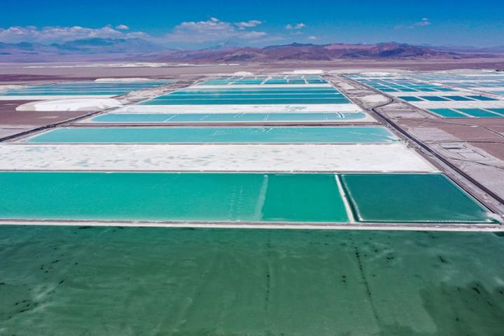 Áreas de procesado de las minas de litio en el desierto de Atacama