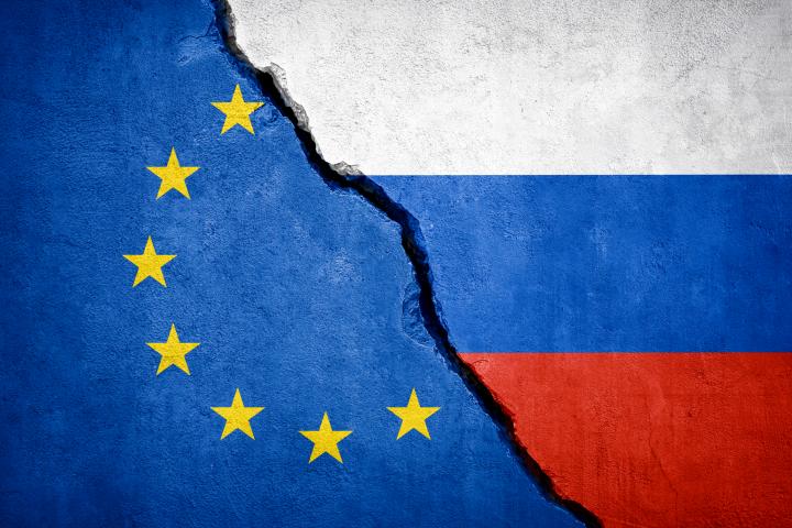 Las banderas de la Unión Europea y de Rusia