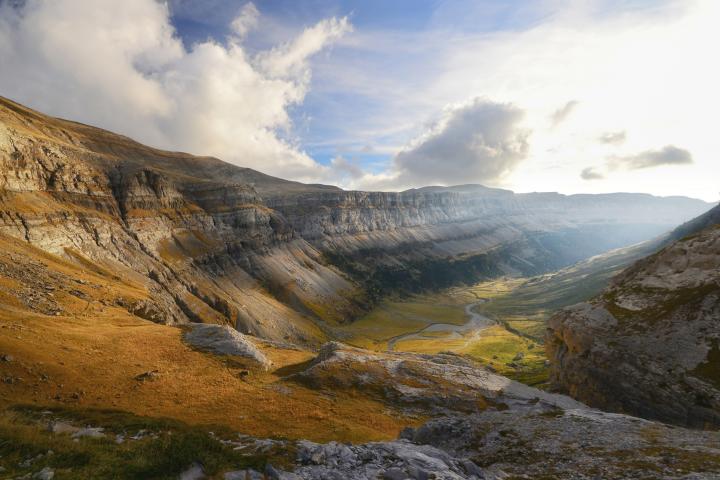 Imagen otoñal de los Pirineos, en el parque nacional de Monte Perdido (Ordesa).