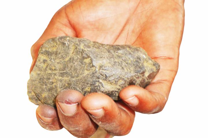 Imagen de archivo de un fragmento de coltán, extraído del Congo.