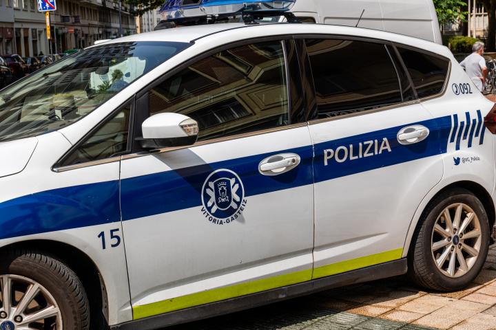 Imagen de archivo de un coche de la Policía Local de Vitoria-Gasteiz.