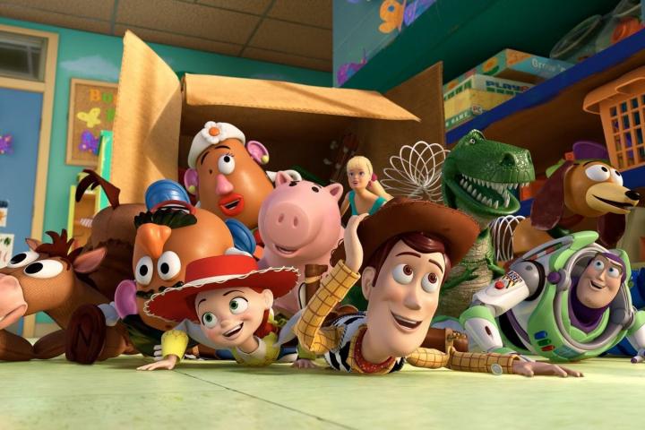 Foto de familia de los juguetes protagonistas de Toy Story, la saga de películas de Pixar.