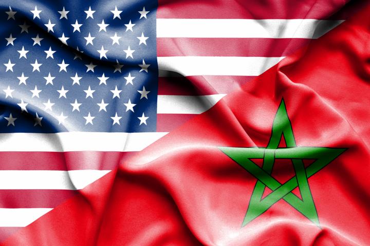 Banderas de Estados Unidos y Marruecos.