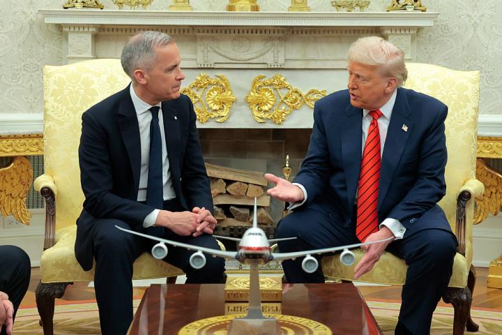 Mark Carney y Donald Trump, en su recepción a los medios en la Casa Blanca