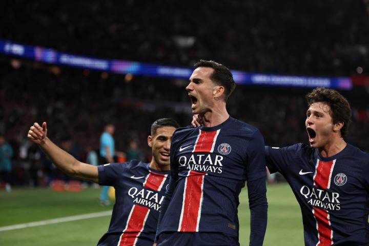 El centrocampista del PSG Fabián celebra el gol del 1-0 ante el Arsenal en la vuelta de las semifinales de la Champions League 2024-2025