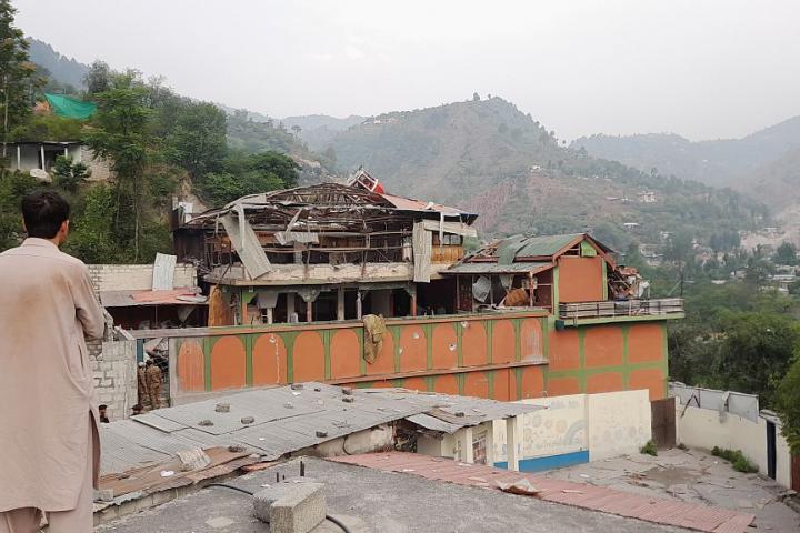 La mezquita de Bilal, en la Cachemira administrada por Pakistán, destruida por los bombardeos de India.