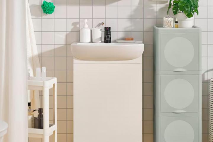 El armario en un baño de exposición