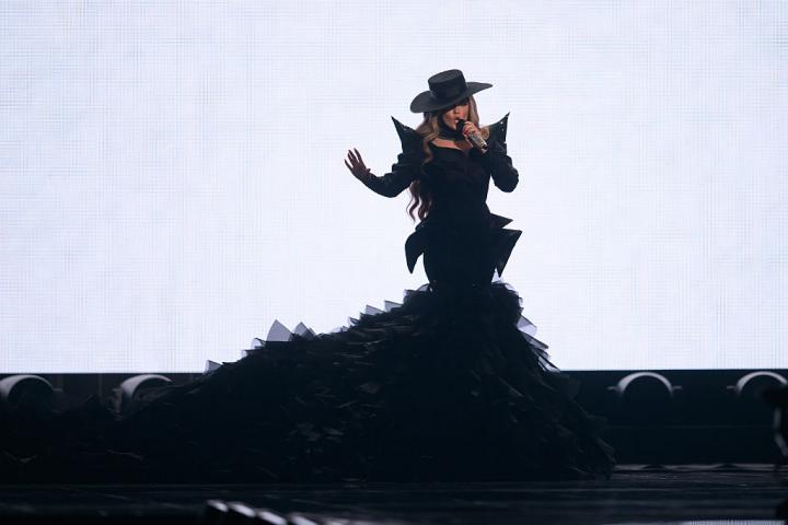 Melody durante la actuación en la primera semifinal de Eurovisión.