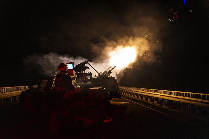 Defensas aéreas de Ucrania repelen un ataquen con drones en la región de Donetsk.