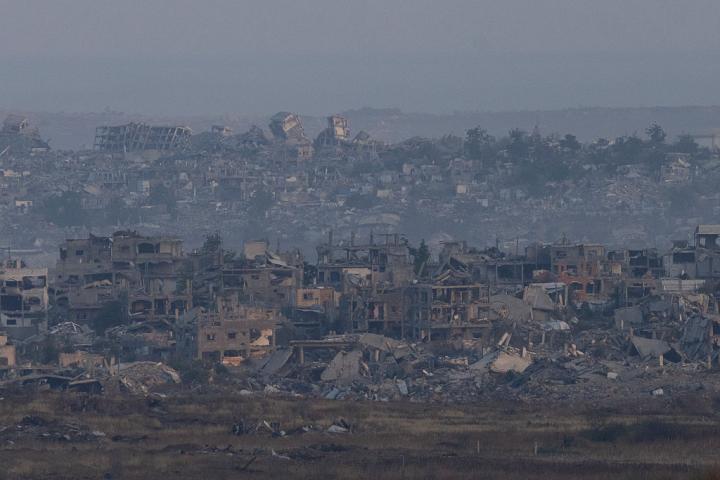 Vista de Gaza Central, en el enclave palestino, tras los bombardeos israelíes.